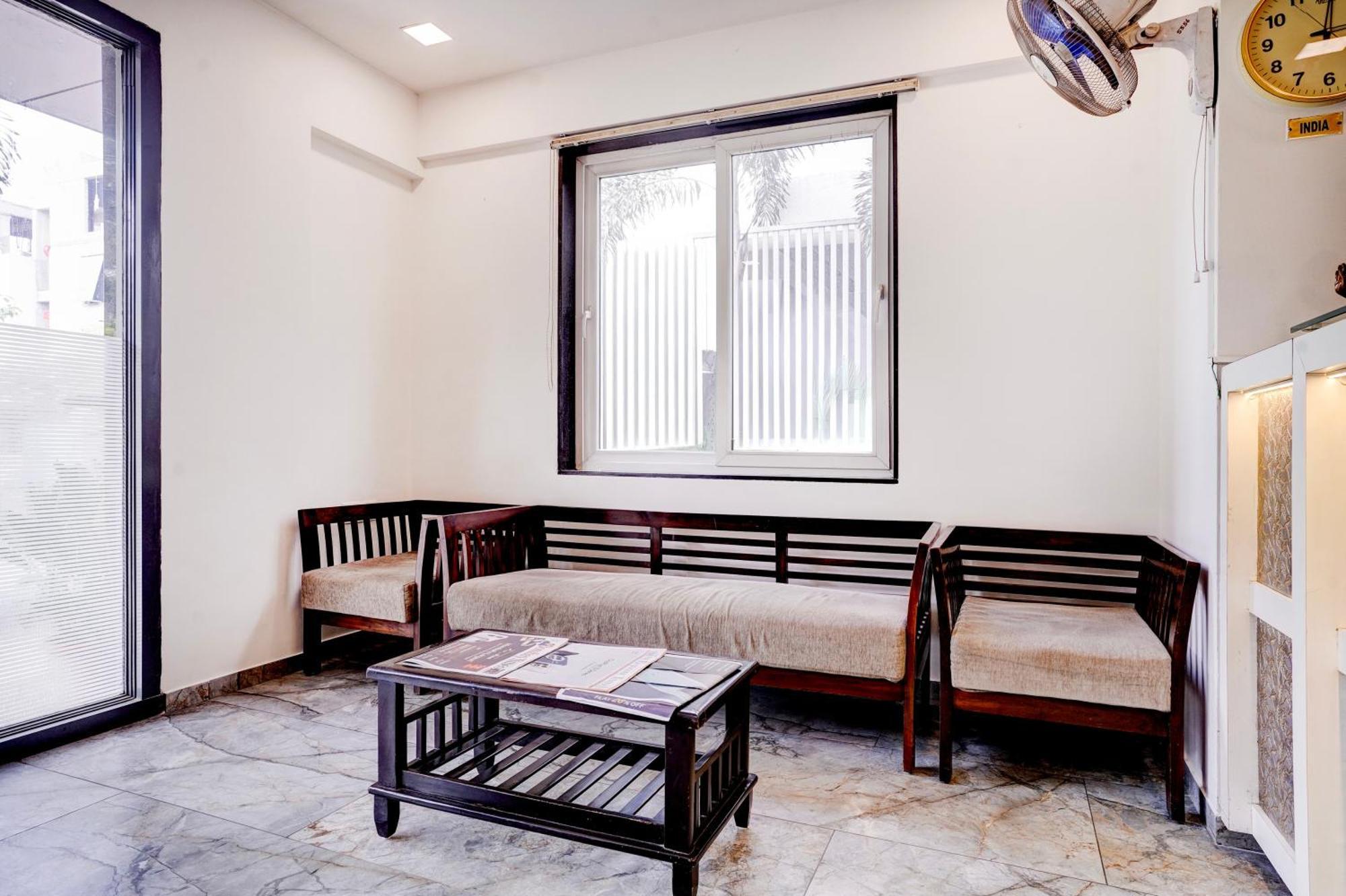 Townhouse Oak Kopar Khairane Navi Mumbai Formerly Ivy Hotel Exterior foto