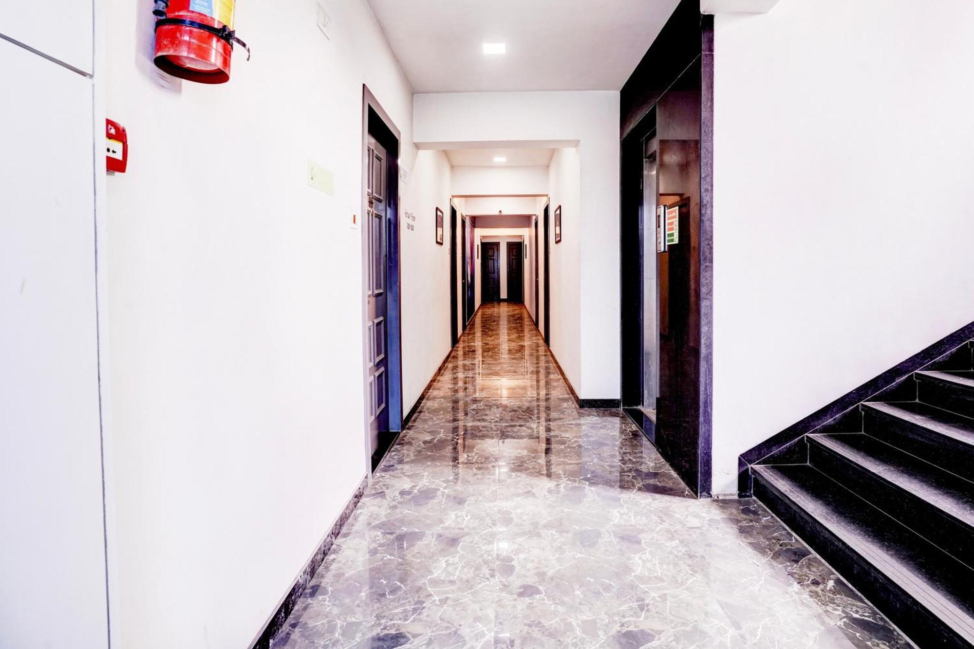 Townhouse Oak Kopar Khairane Navi Mumbai Formerly Ivy Hotel Exterior foto