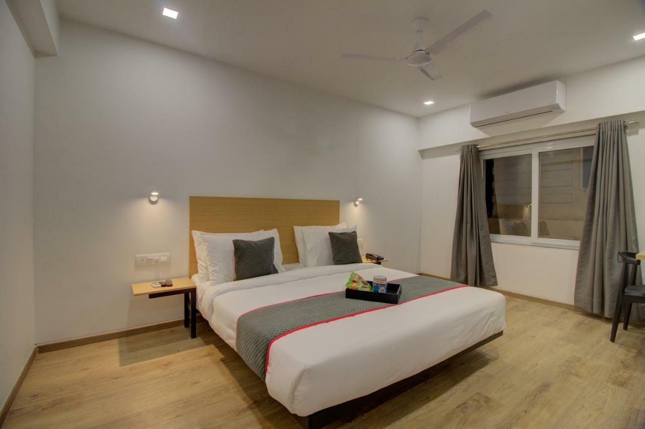 Townhouse Oak Kopar Khairane Navi Mumbai Formerly Ivy Hotel Exterior foto